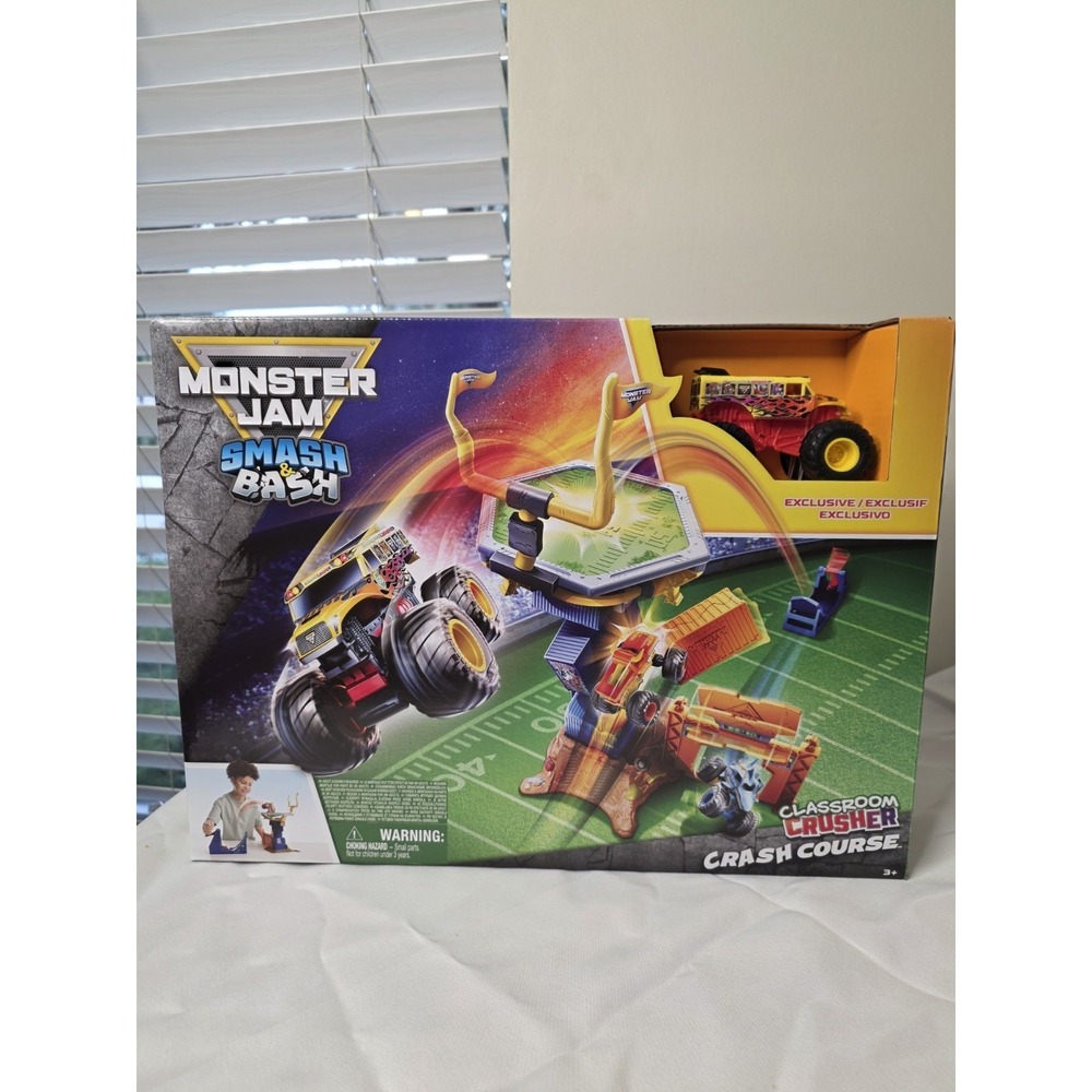 Monster Jam Smash & Bash Classroom Crusader Crash Course PlaySet